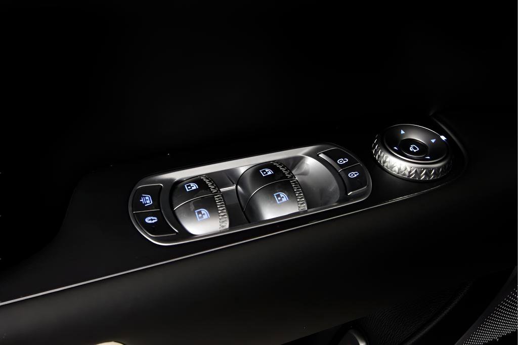 Used 2024 Genesis G90 3.5T image 39