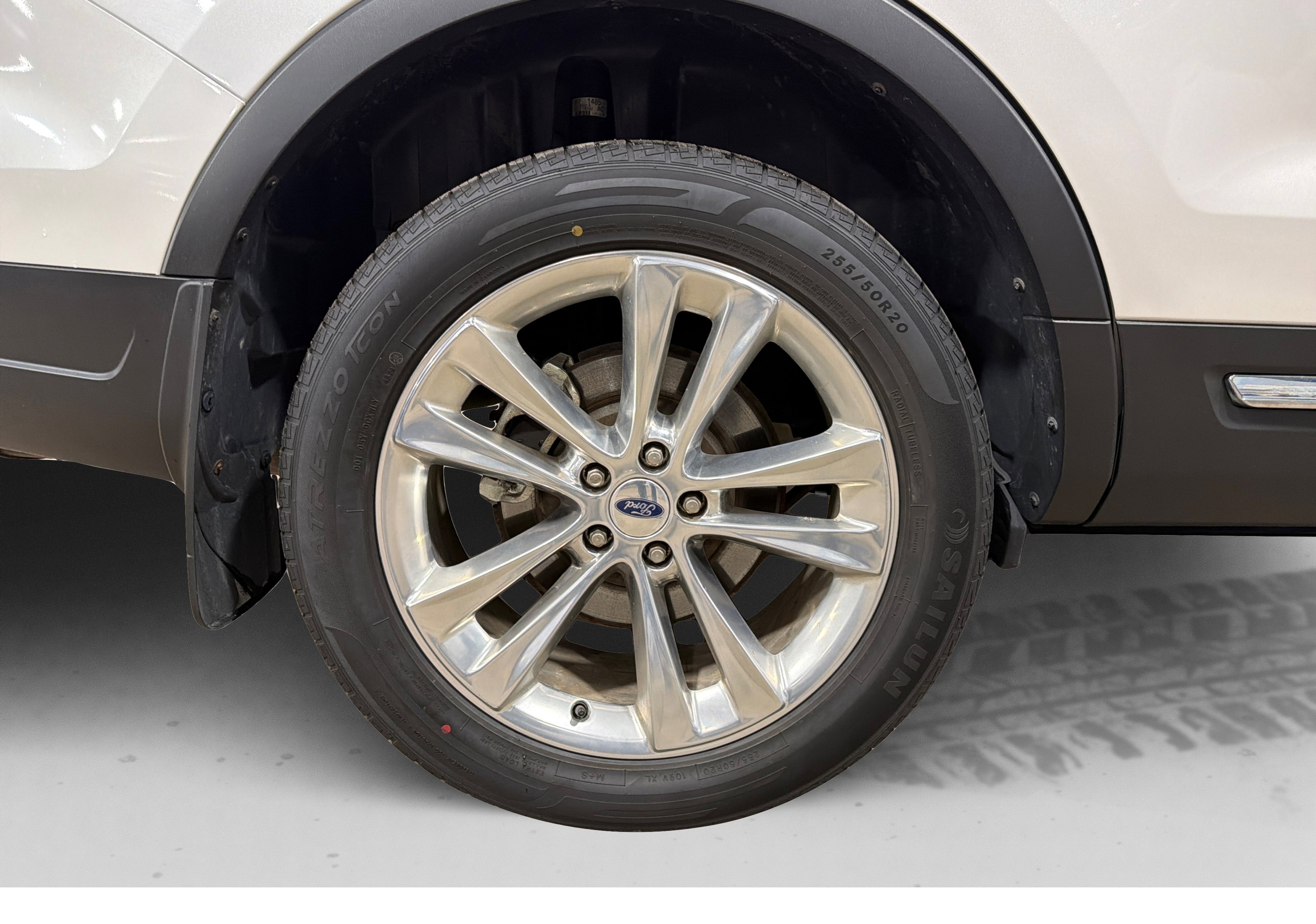 Used 2018 Ford Explorer XLT w/ Equipment Group 202A AWD/4WD image 51