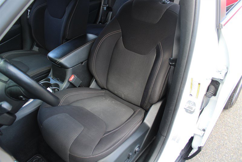 Used 2017 Jeep Cherokee Latitude w/ Comfort/Convenience Group AWD/4WD image 20