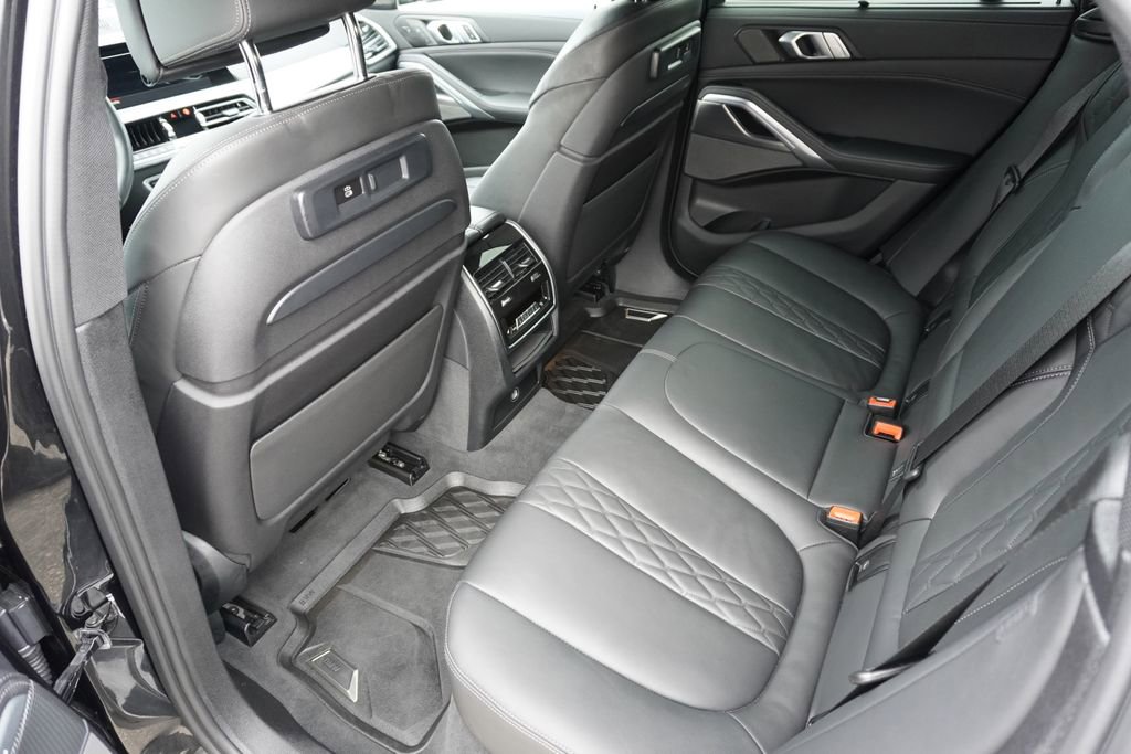 Used 2023 BMW X6 xDrive40i w/ Executive Package image 29