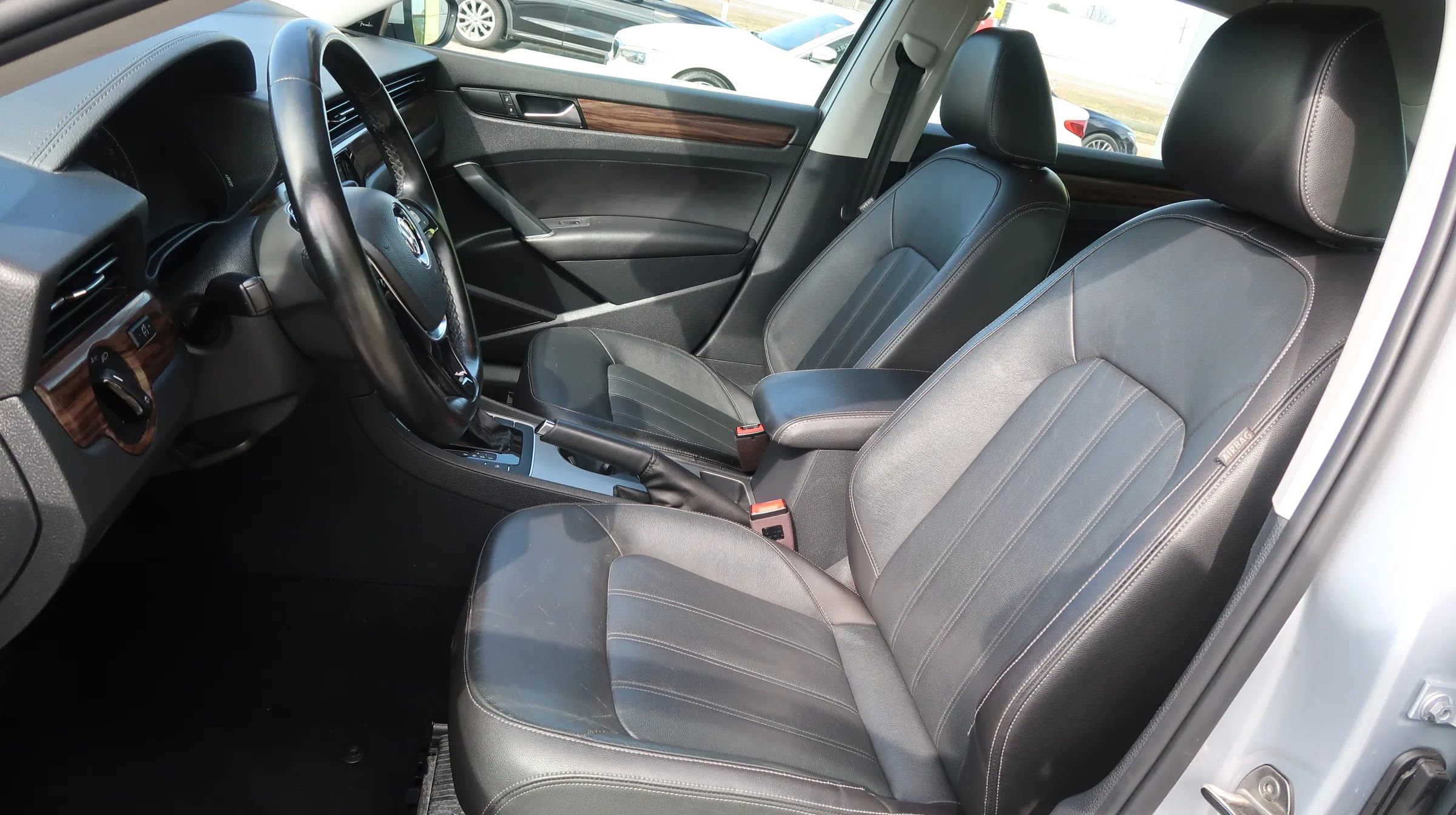 Used 2020 Volkswagen Passat 2.0T SEL image 17