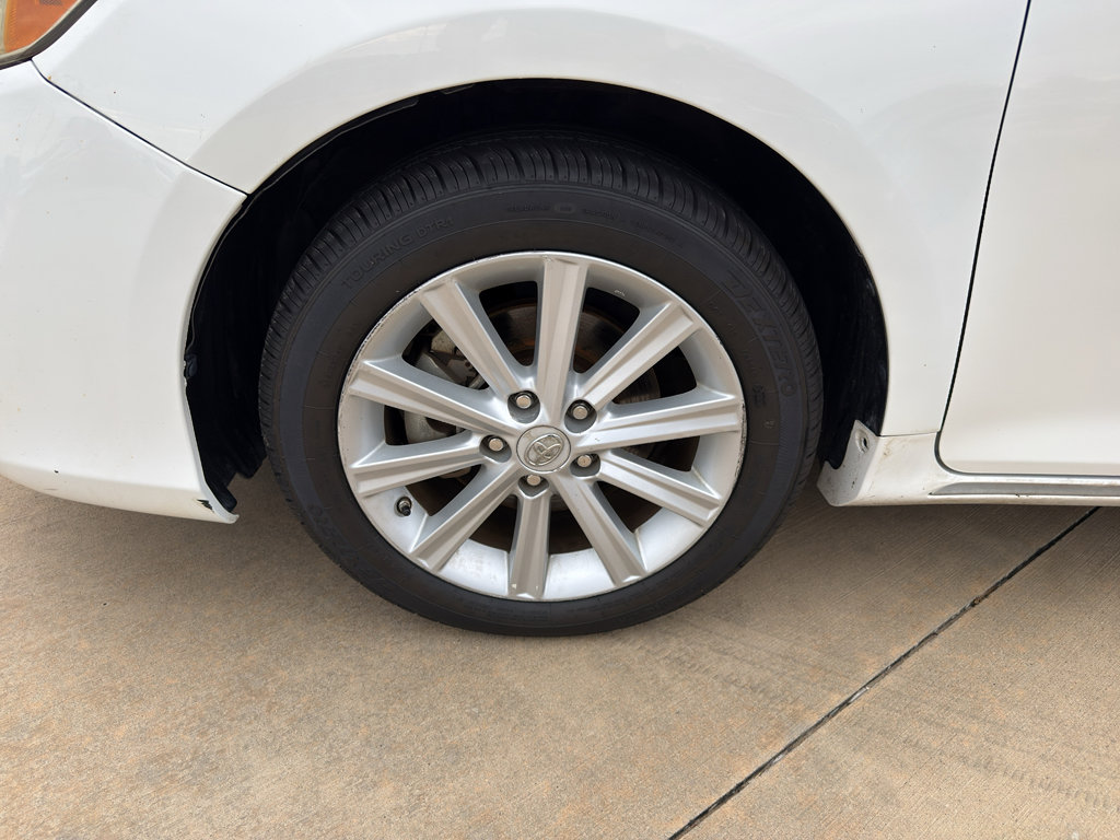 Used 2012 Toyota Camry XLE w/ Leather Pkg FWD image 28