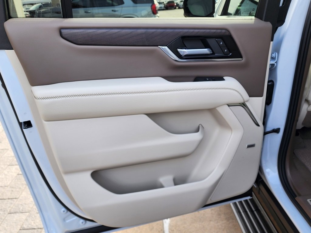 New 2026 GMC Yukon XL Denali w/ Denali Reserve Package image 49