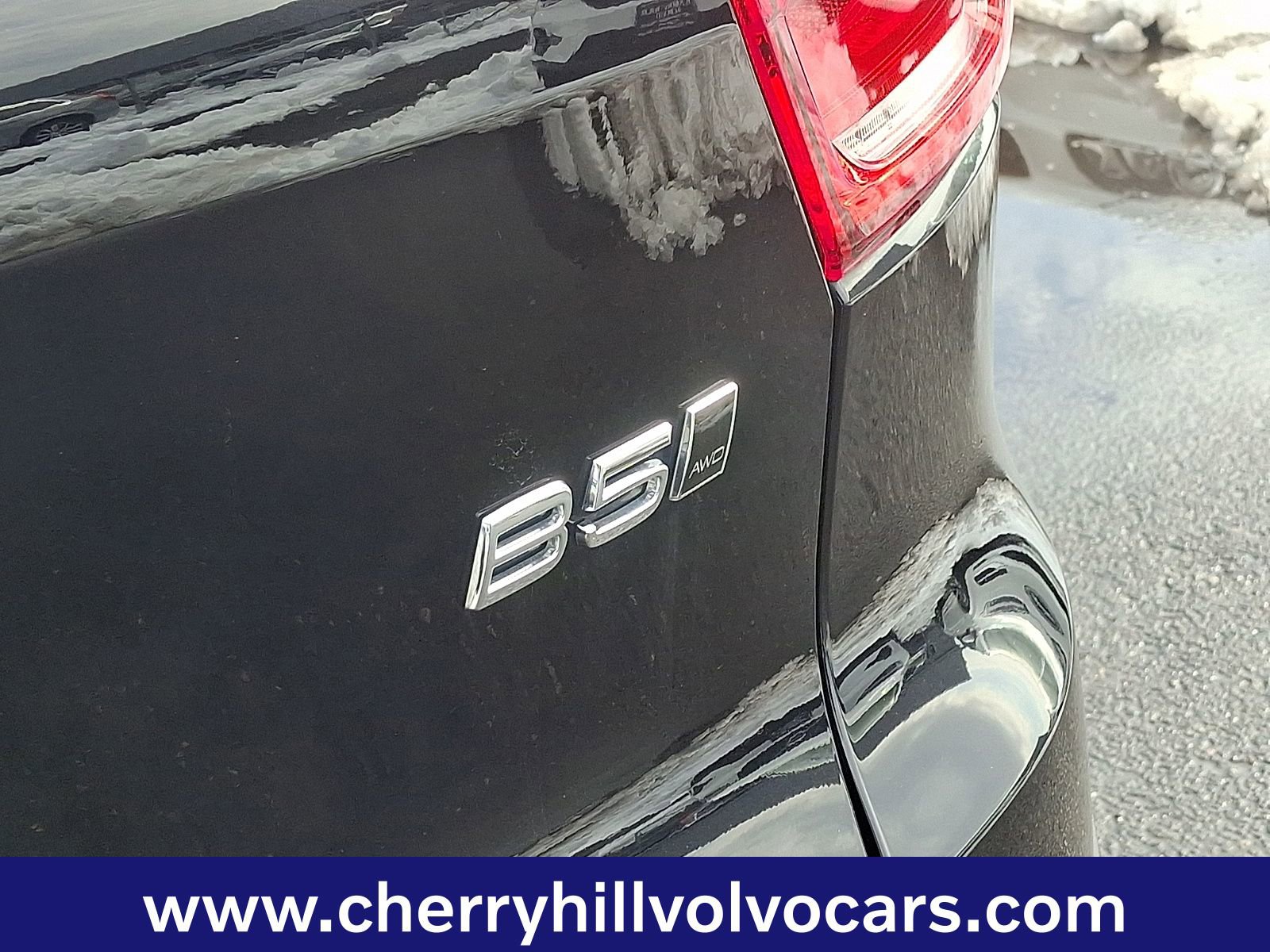 Certified 2025 Volvo XC40 B5 Ultra w/ Protection Package Premier image 31