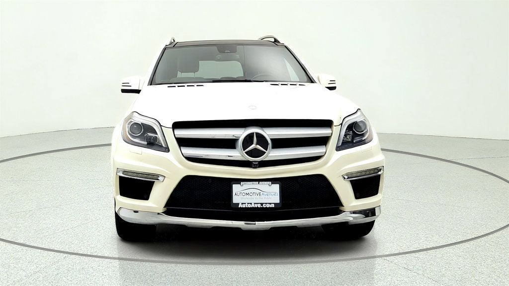Used 2016 Mercedes-Benz GL 550 4MATIC image 2