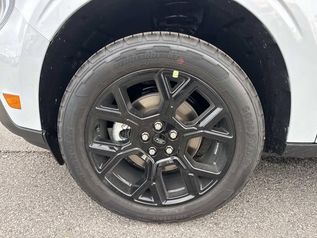 New 2026 Ford Maverick Lariat w/ Black Appearance Package image 9