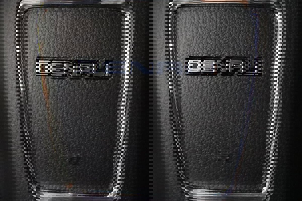 Used 2017 GMC Yukon Denali w/ Open Road Package image 50