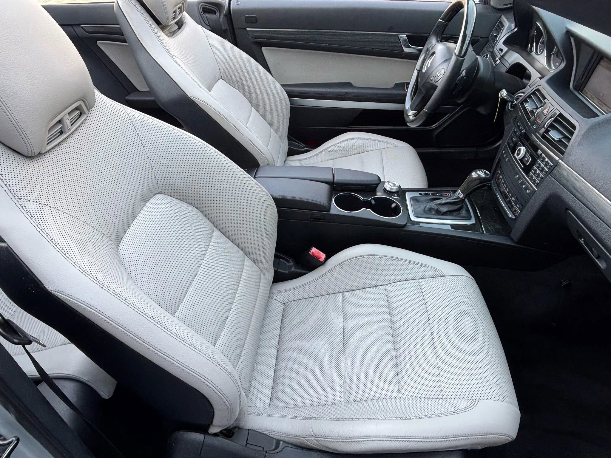 Used 2011 Mercedes-Benz E 350 Cabriolet image 24