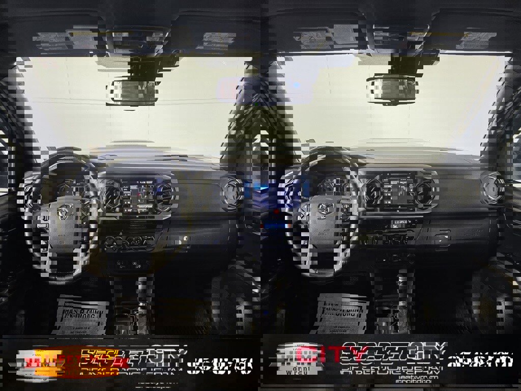 Used 2018 Toyota Tacoma TRD Sport image 30