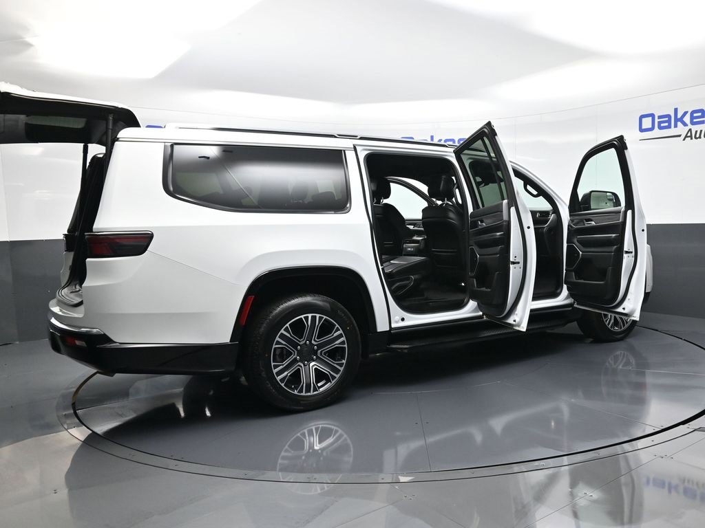 Used 2024 Jeep Wagoneer L Series II w/ Flexible Seating Group image 57