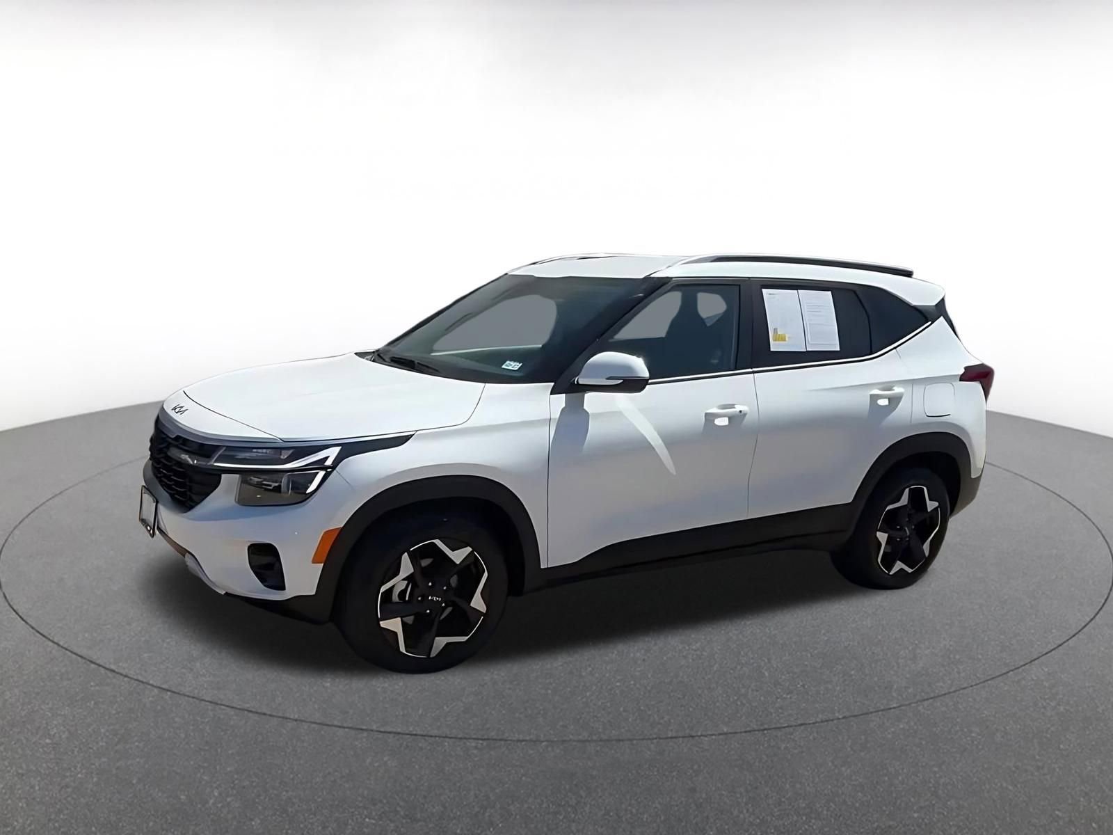 Used 2025 Kia Seltos S image 10