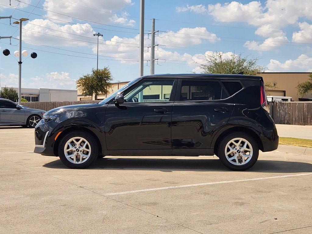 Certified 2024 Kia Soul LX w/ LX Technology Package FWD image 4