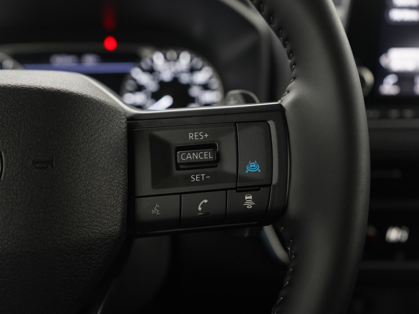 Used 2025 Nissan Rogue SV image 29