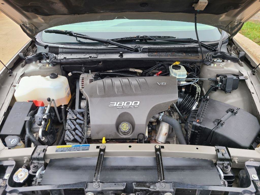 Used 2002 Buick Le Sabre Custom w/ Prestige Pkg image 16