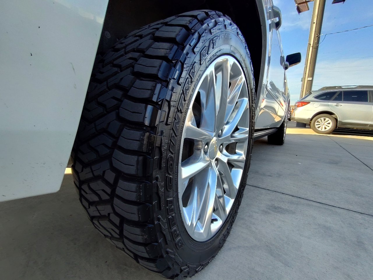 Used 2019 Chevrolet Suburban Premier w/ Premier Plus Edition image 12