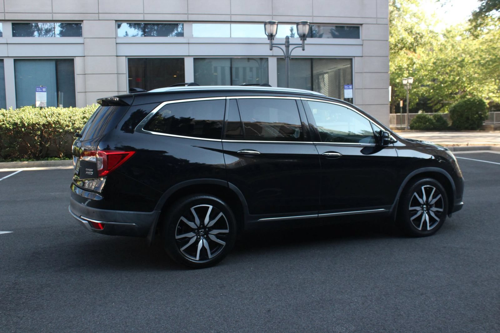 Used 2020 Honda Pilot Touring image 7