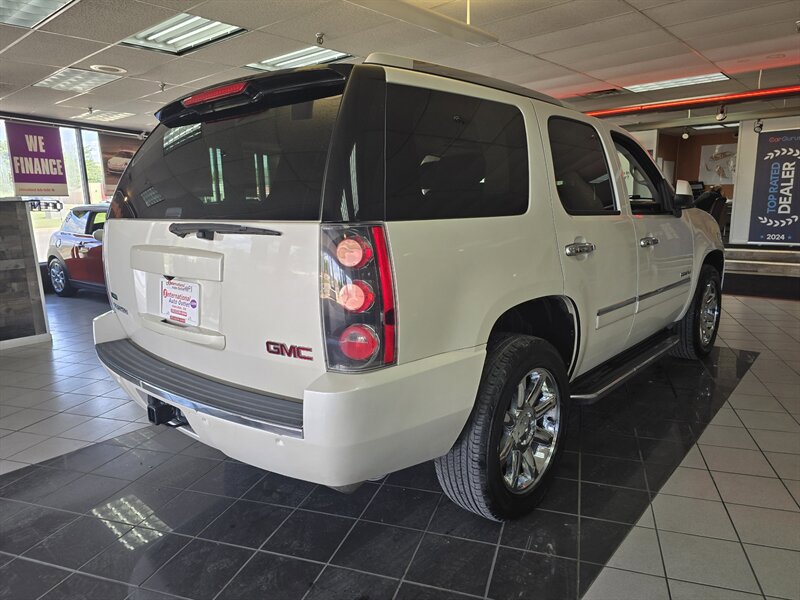 Used 2010 GMC Yukon Denali AWD/4WD image 4