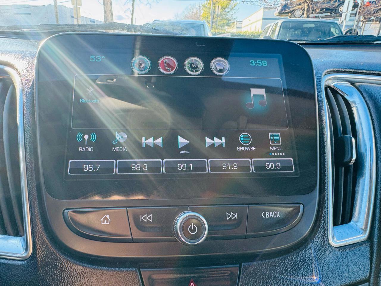 Used 2017 Chevrolet Malibu LT w/ Leather Package image 10