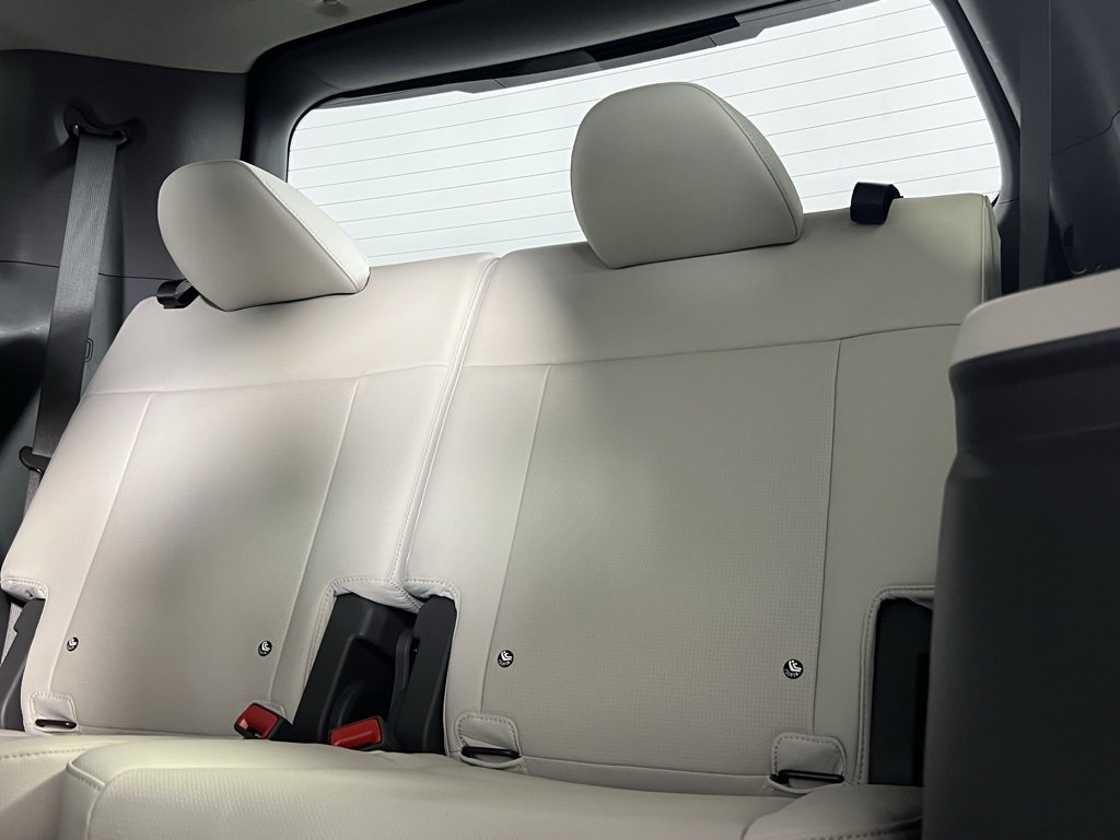 Used 2024 Hyundai Santa Fe Limited image 31