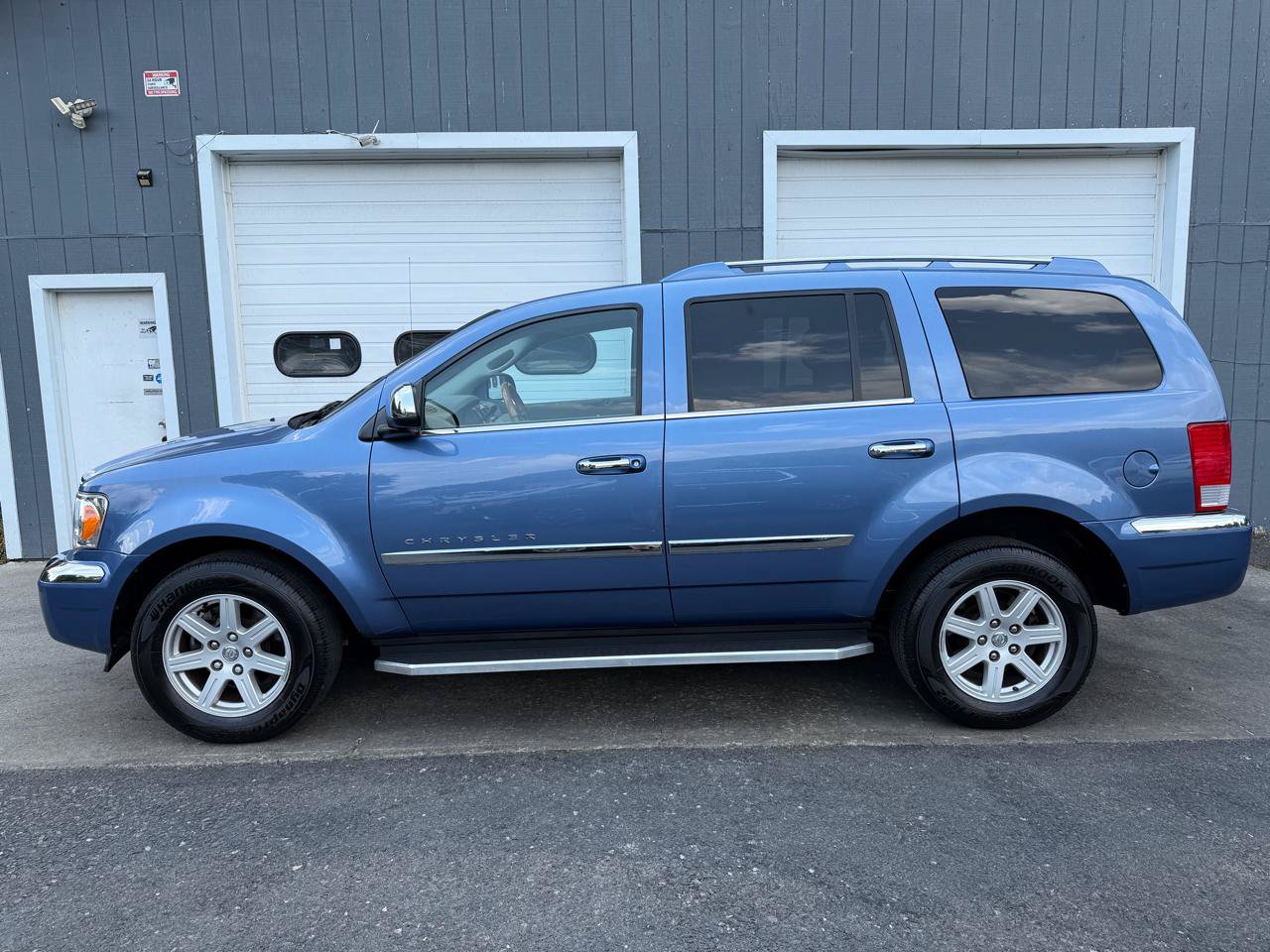 Used 2007 Chrysler Aspen Limited w/ PWR Convenience Group RWD image 7
