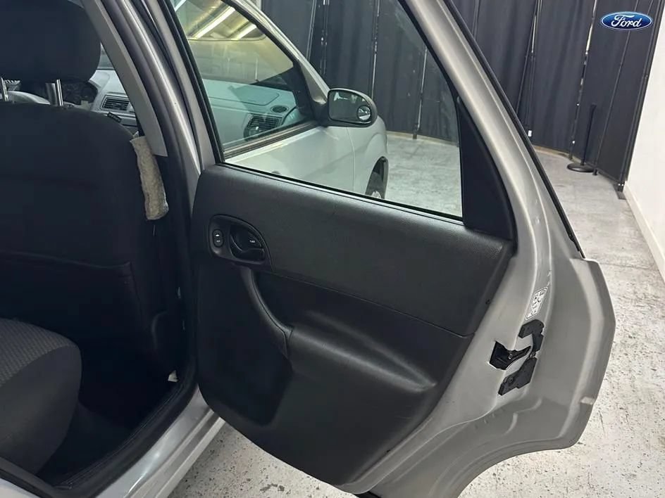 Used 2007 Ford Focus S FWD image 21