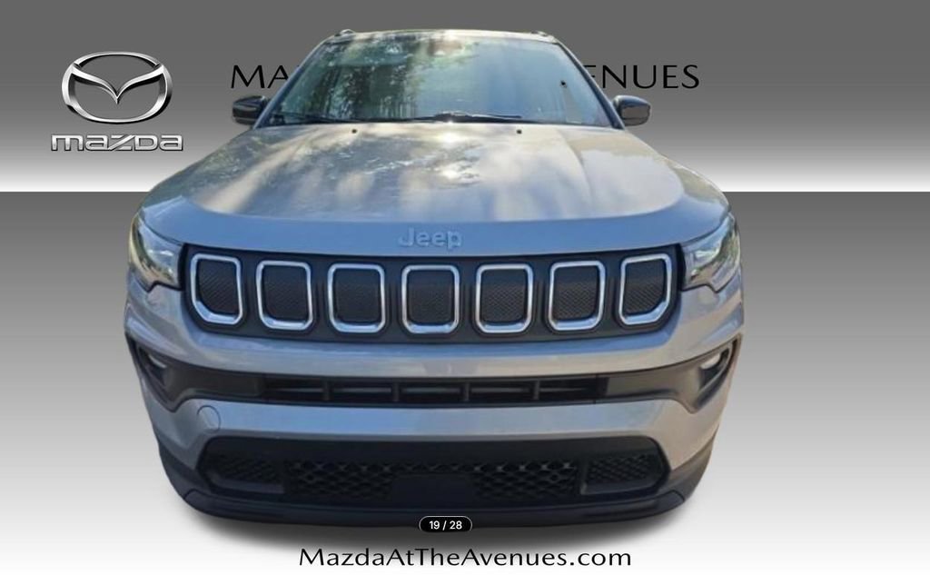 Used 2022 Jeep Compass Latitude FWD video 3