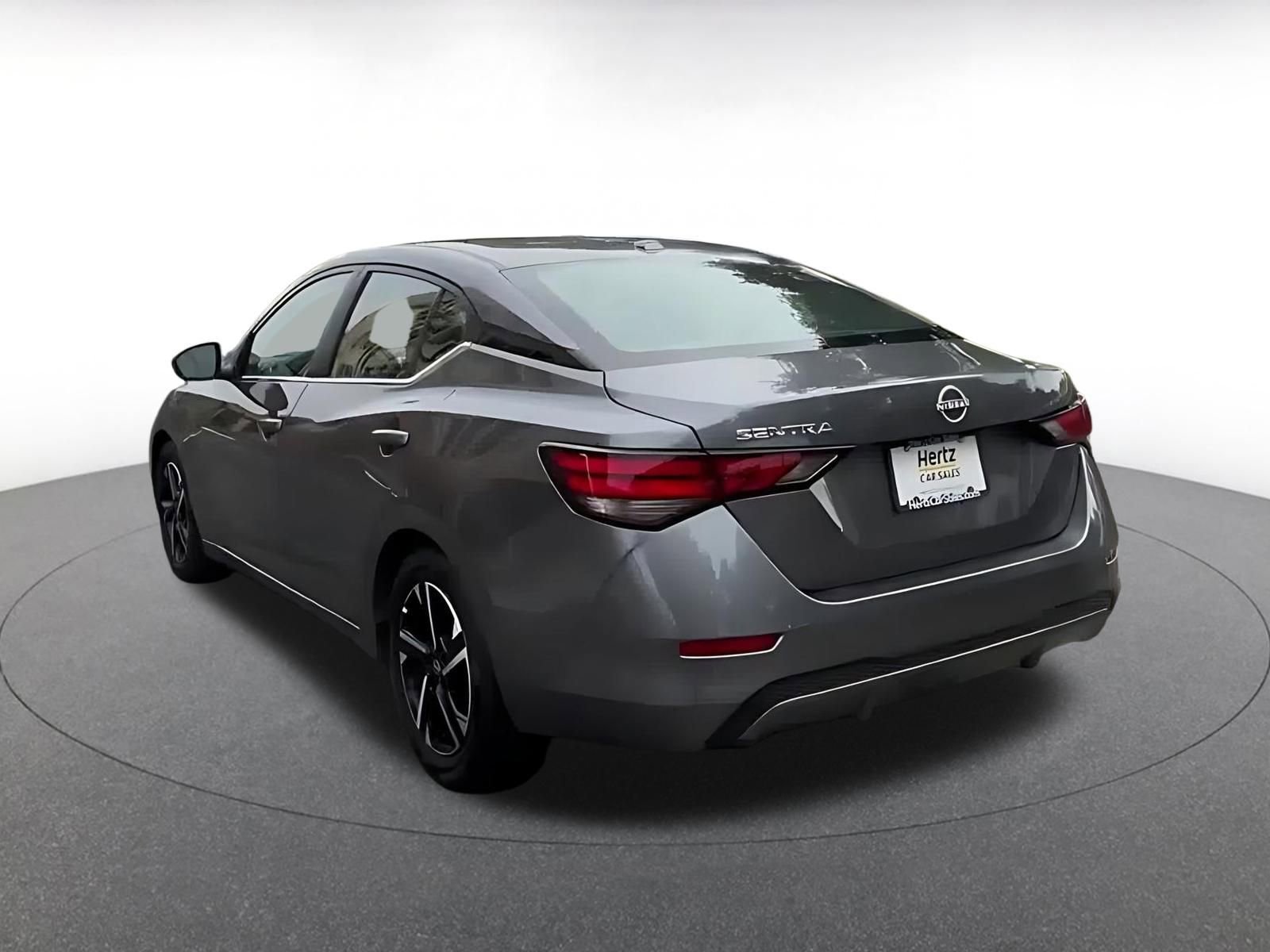 Used 2025 Nissan Sentra SV image 11