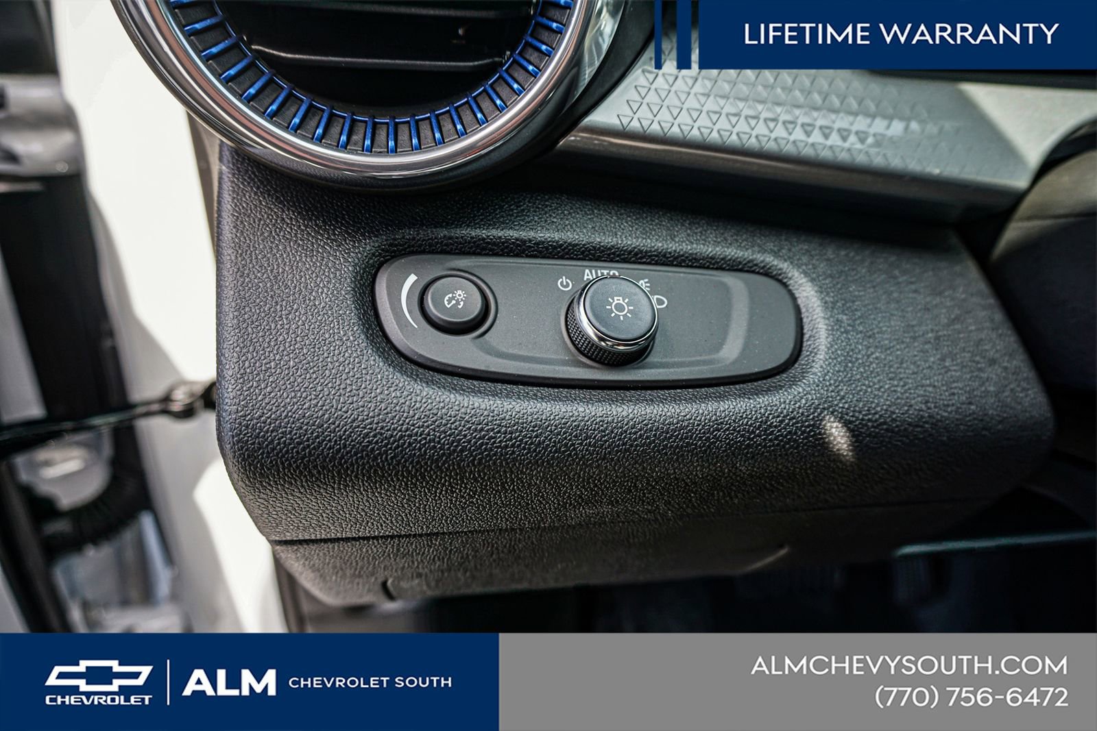 New 2026 Chevrolet Trax LT w/ Sunroof Package image 35