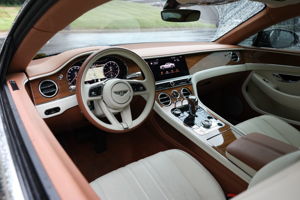 Used 2024 Bentley Continental GT image 16