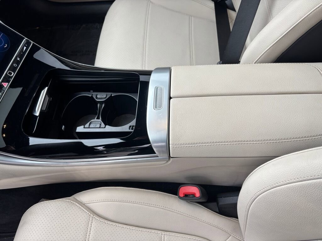 Used 2025 Mercedes-Benz C 300 4MATIC Sedan image 16