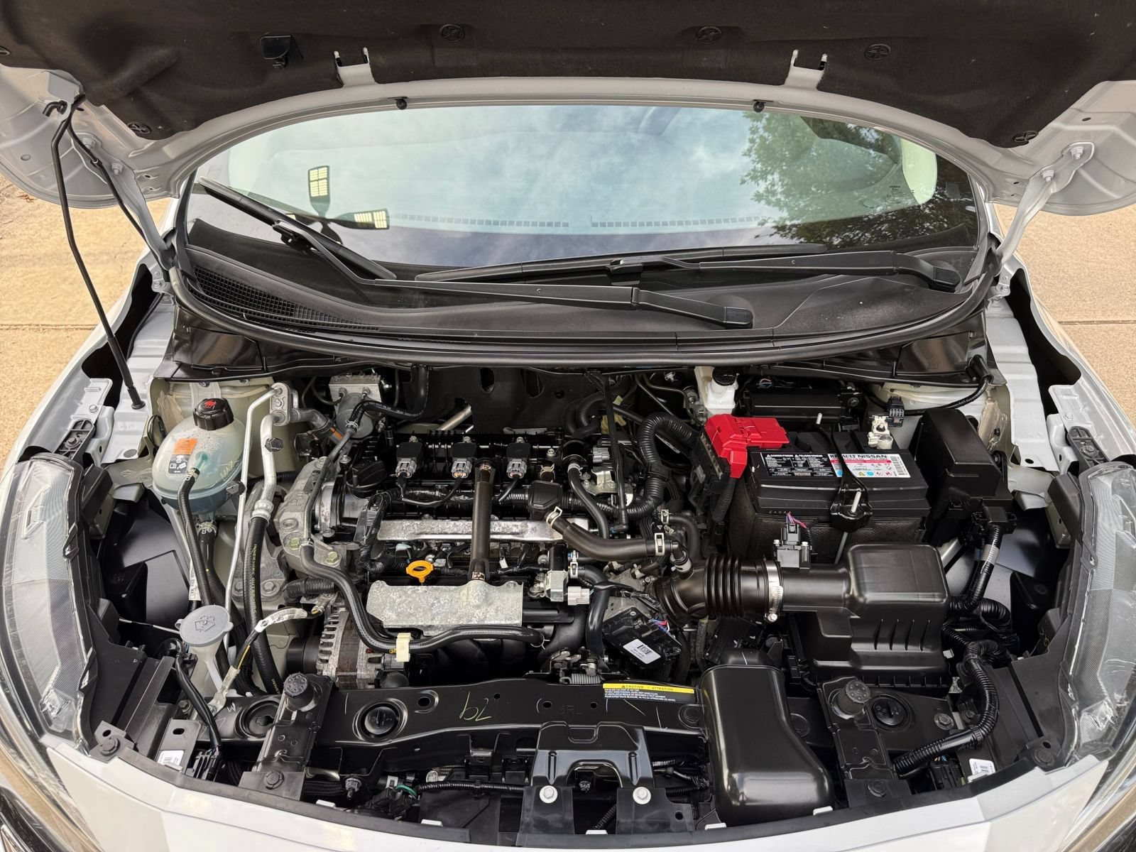 Used 2025 Nissan Versa SV FWD image 27