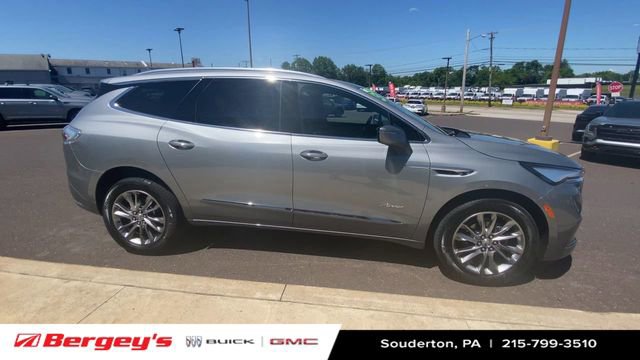 Used 2023 Buick Enclave Avenir w/ Avenir Technology Package AWD/4WD image 11