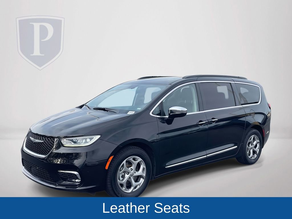 Certified 2023 Chrysler Pacifica Limited image 4