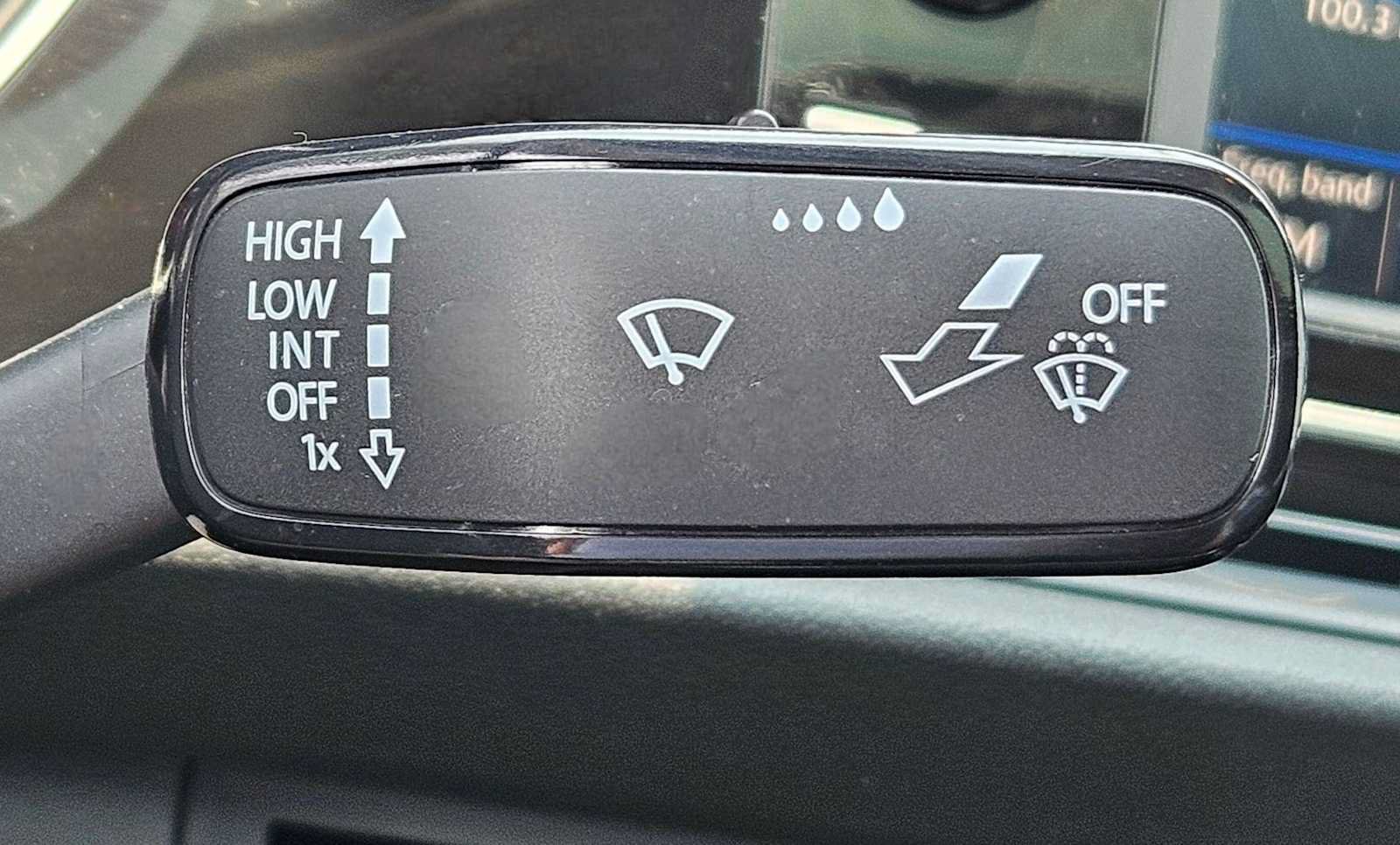 Used 2020 Volkswagen Jetta SE w/ SE Cold Weather Package FWD image 18