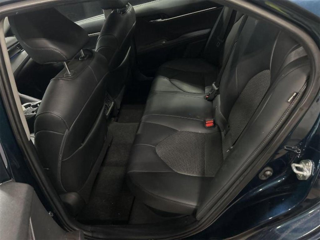 Used 2021 Toyota Camry XLE image 6