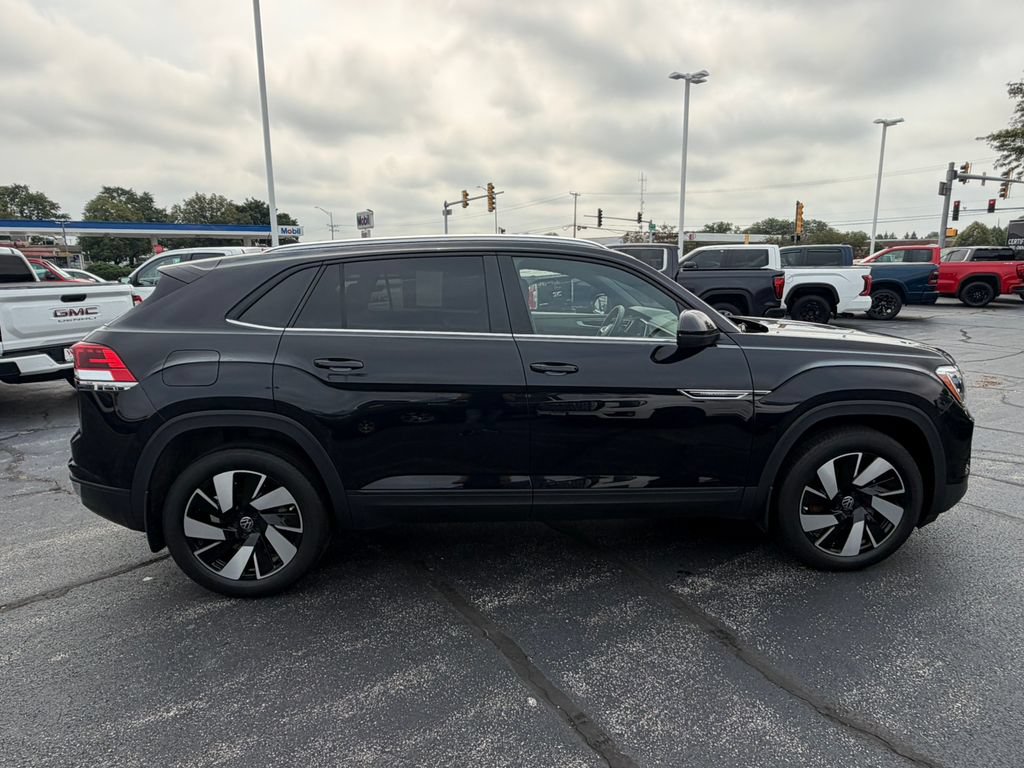 Used 2024 Volkswagen Atlas Cross Sport SE AWD/4WD image 12