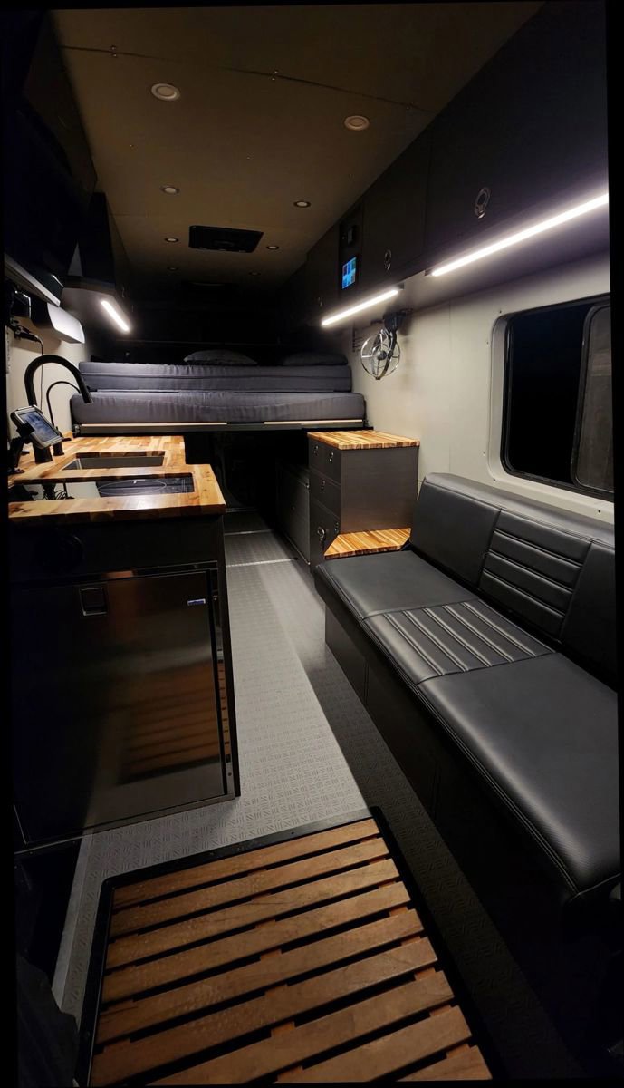 Used 2022 Mercedes-Benz Sprinter 2500 image 28