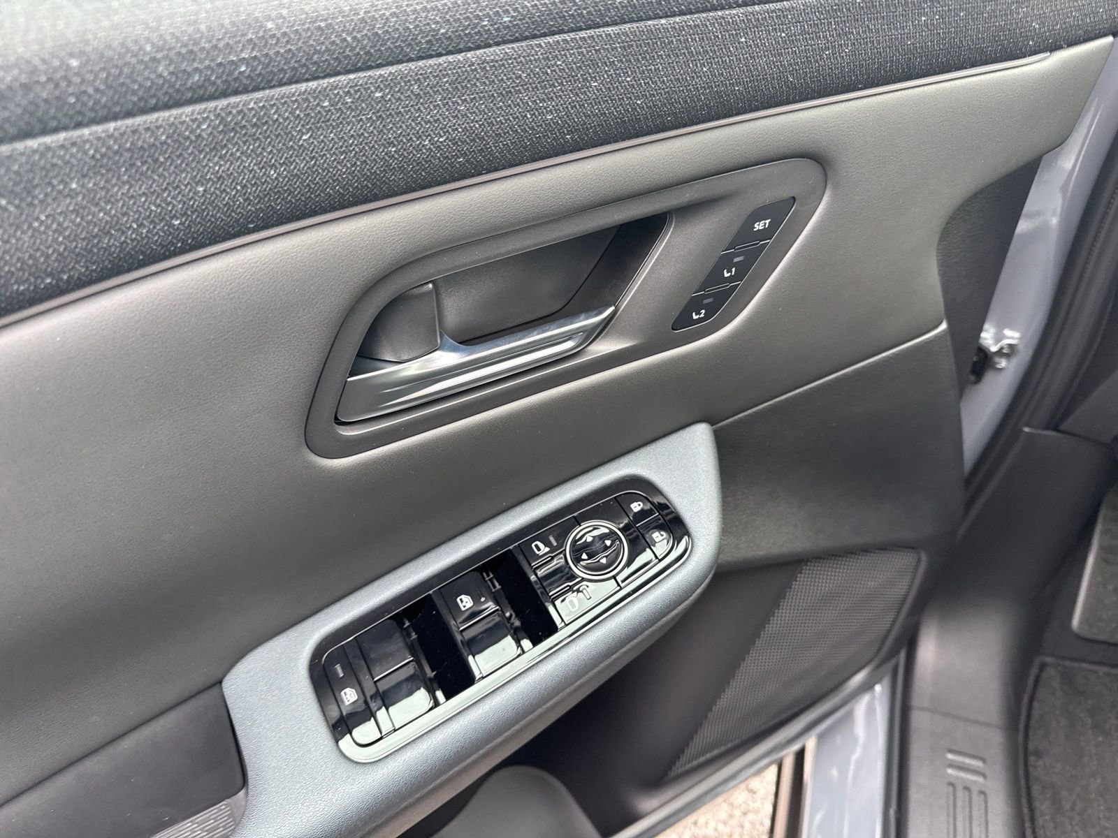 New 2026 Nissan Leaf Platinum+ image 12