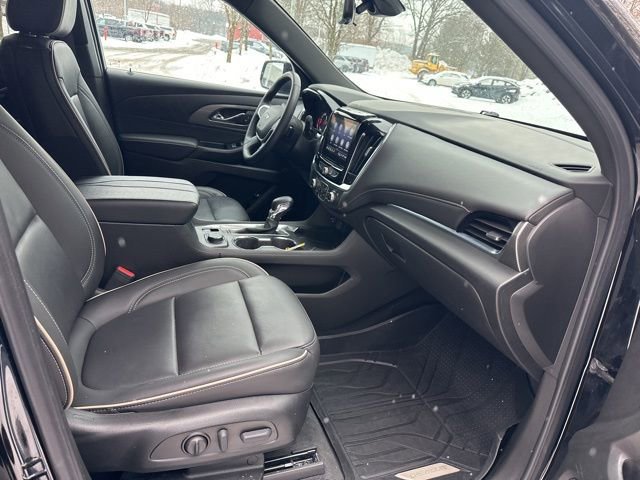 Used 2023 Chevrolet Traverse Premier w/ Redline Edition image 32