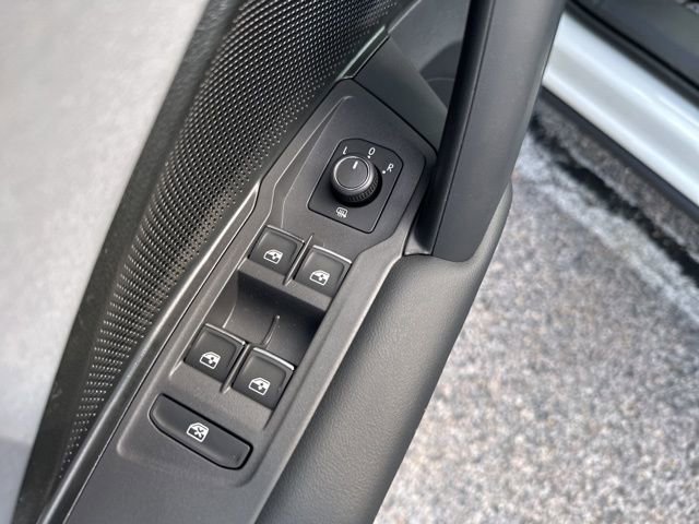 New 2025 Volkswagen Tiguan SE R-Line image 14