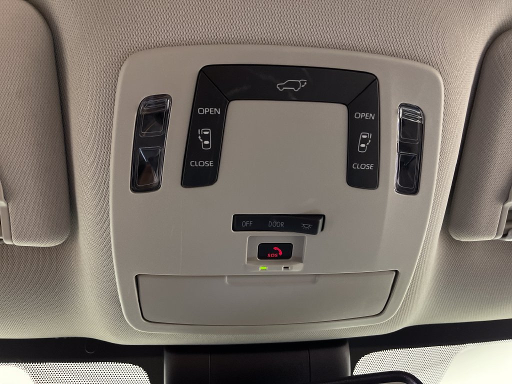 Certified 2026 Toyota Sienna LE FWD image 29