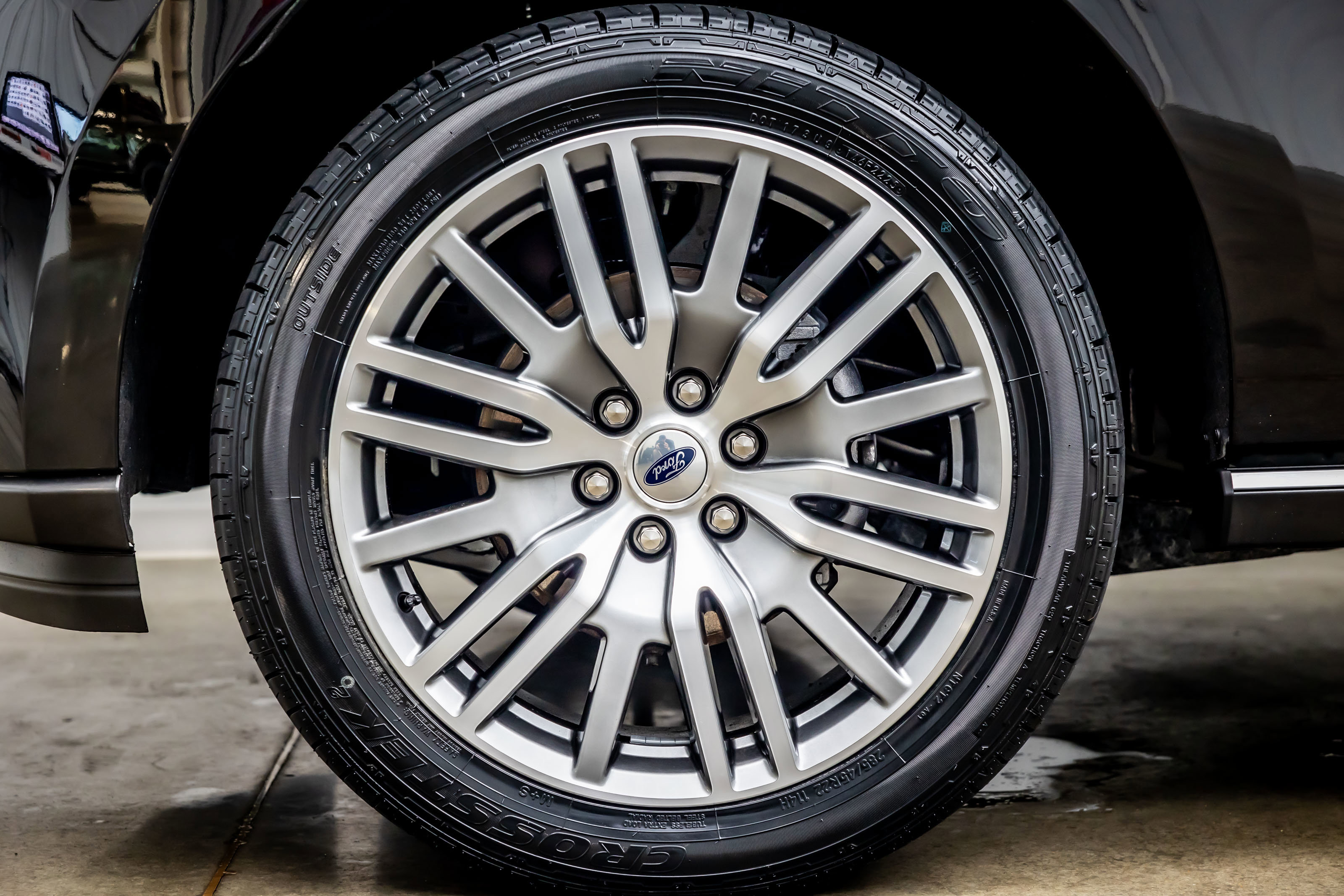 Used 2023 Ford Expedition Limited image 36