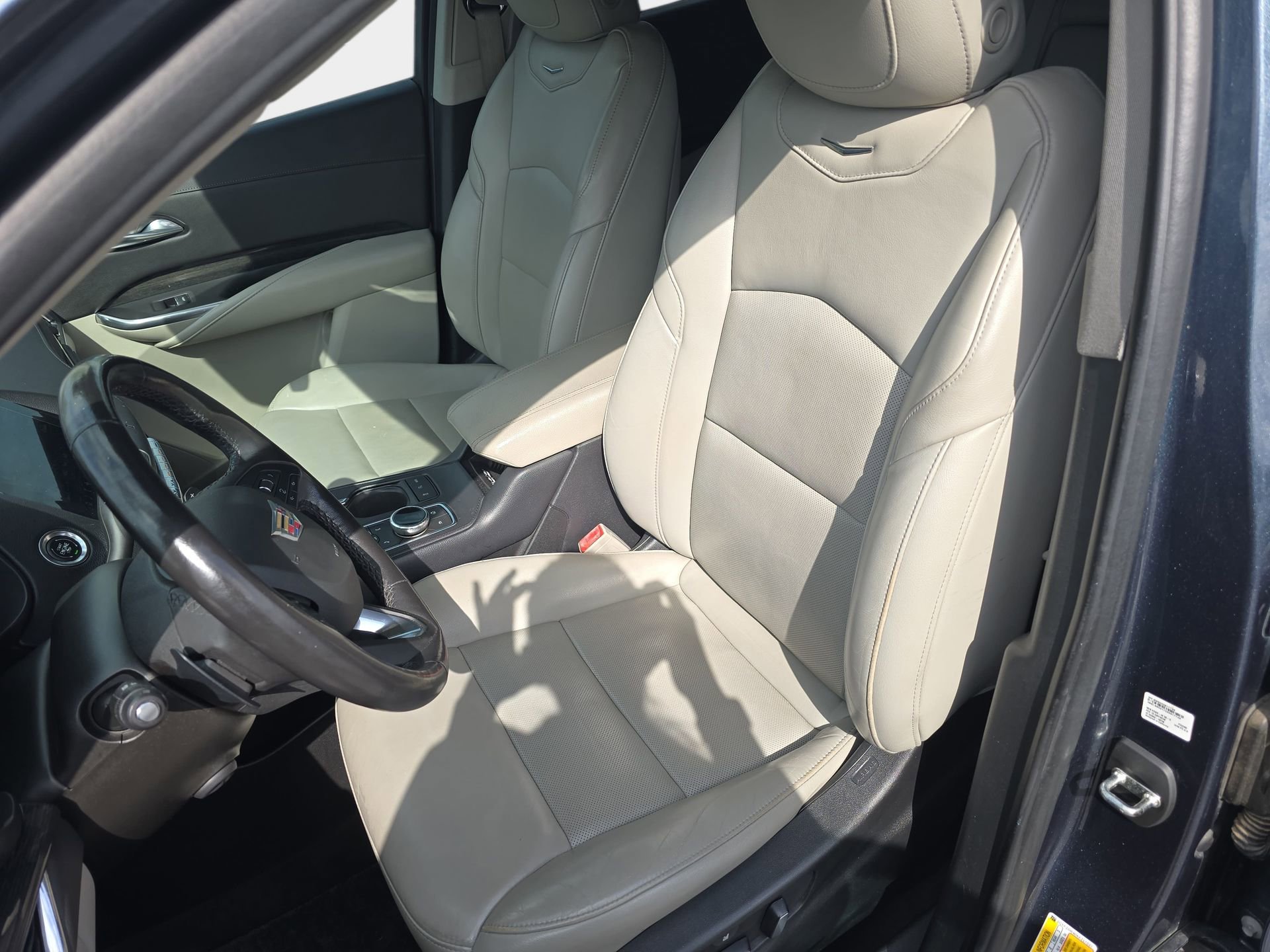 Used 2019 Cadillac XT4 Premium Luxury image 15