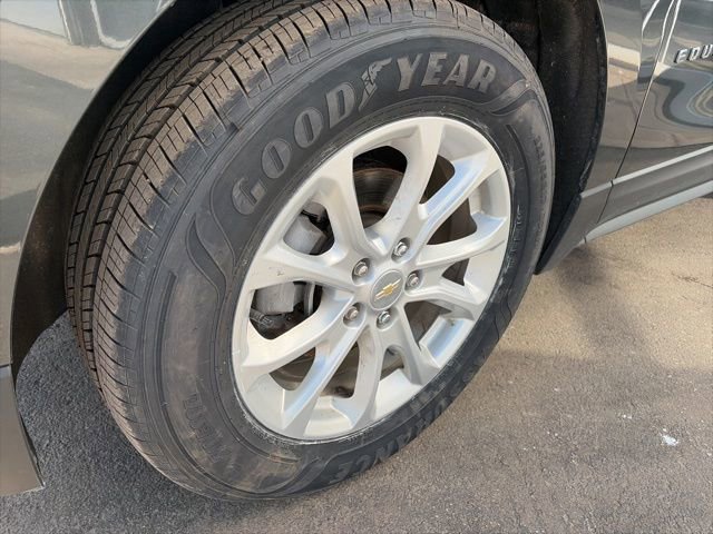 Used 2020 Chevrolet Equinox LT w/ Driver Convenience Package image 5