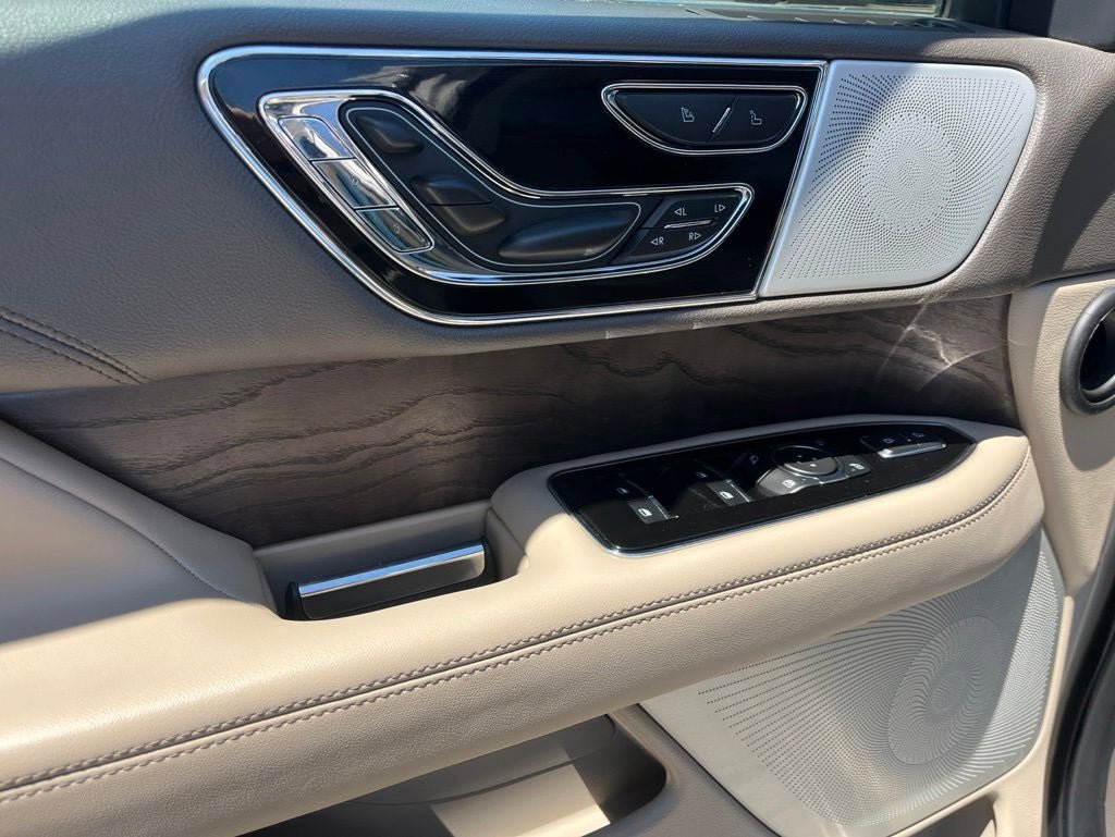 Certified 2023 Lincoln Navigator L Reserve AWD/4WD image 41