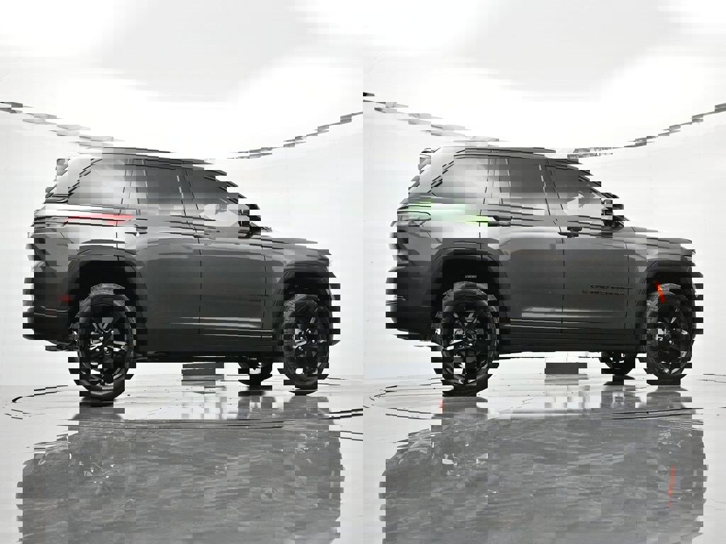 New 2025 Jeep Grand Cherokee Limited w/ Black Appearance Package image 36