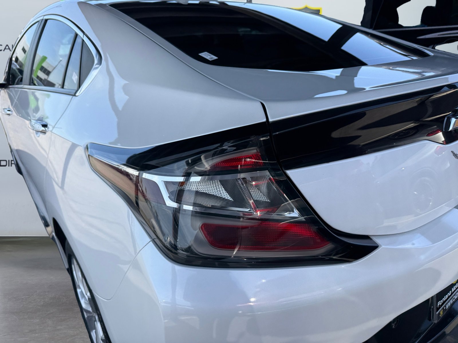 Used 2016 Chevrolet Volt Premier w/ Driver Confidence Package FWD image 14