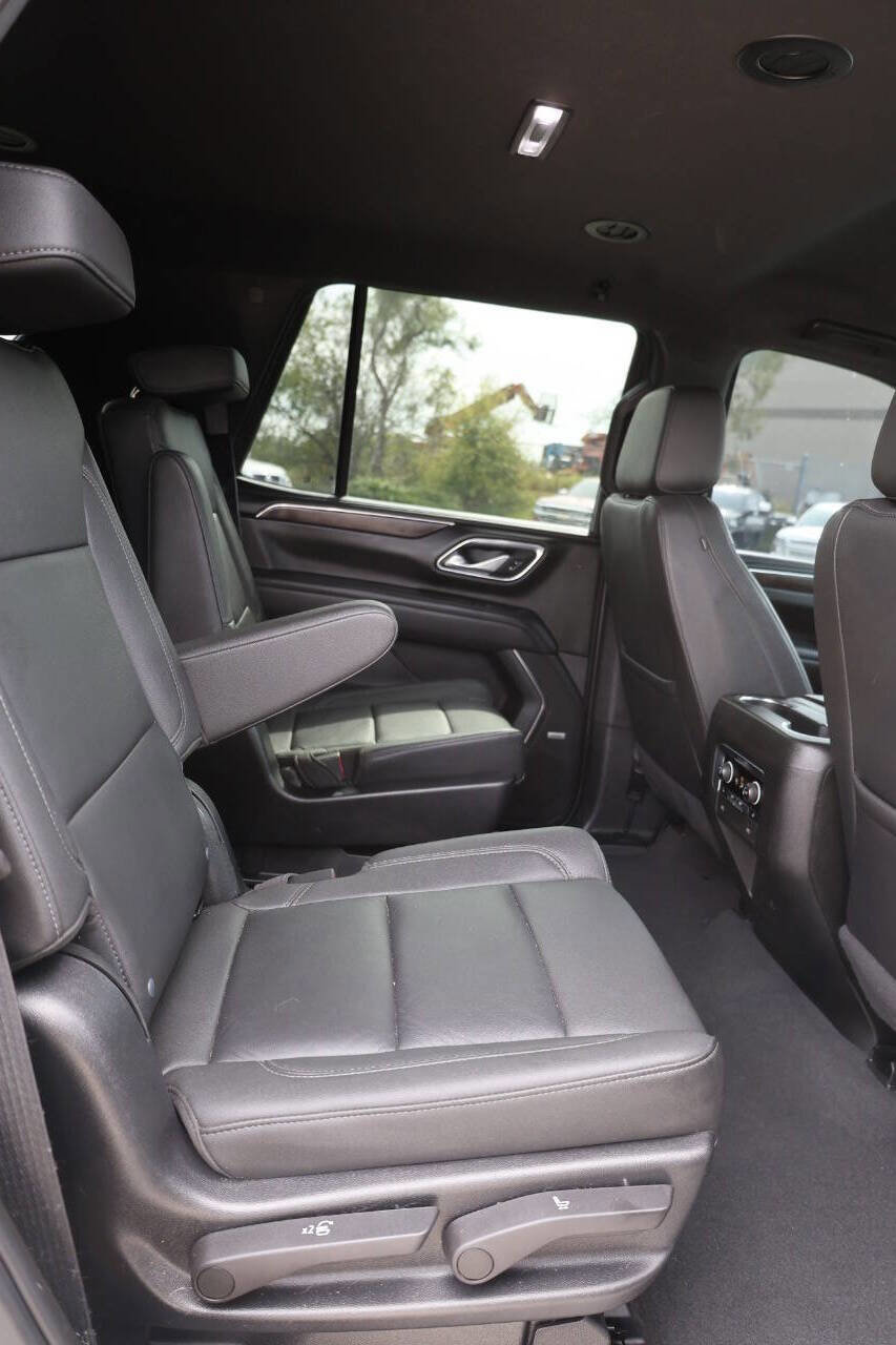 Used 2022 Chevrolet Tahoe Z71 w/ Luxury Package image 16