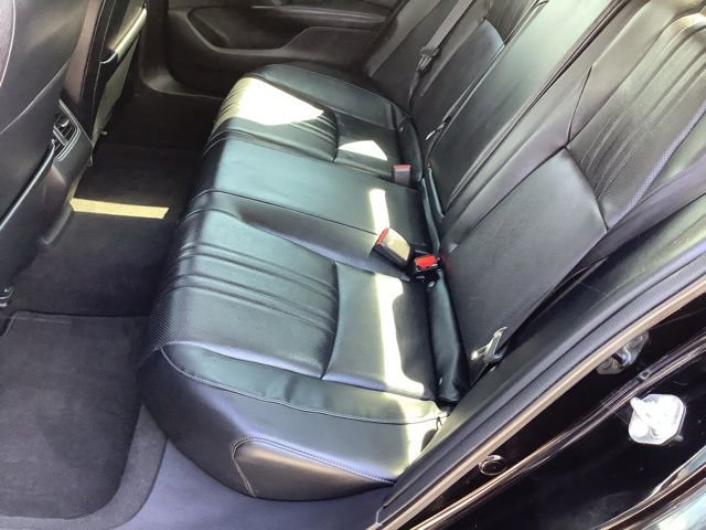 Used 2018 Honda Accord Touring image 12