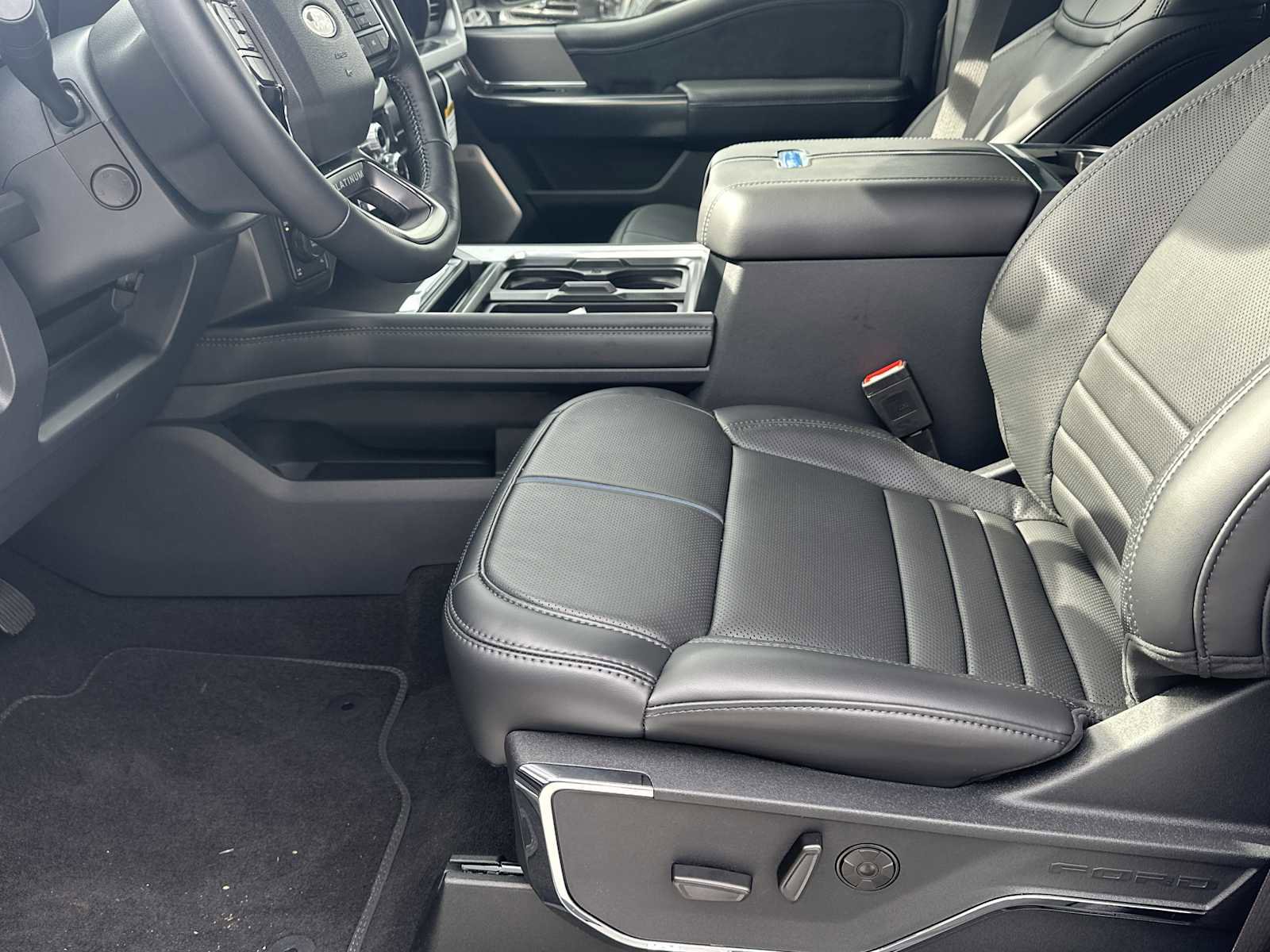 New 2026 Ford F250 Platinum image 9